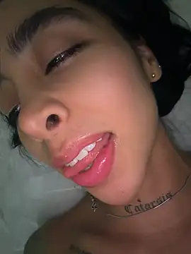 sophierooy22 online show from July 25, 1:47 am