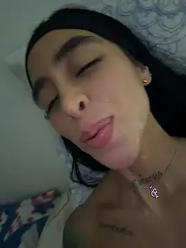 sophierooy22 online show from August 1, 1:05 am