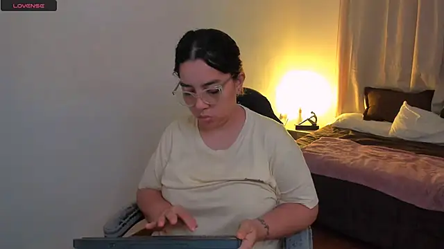 brithany olson25 online show from September 17, 11:45 am