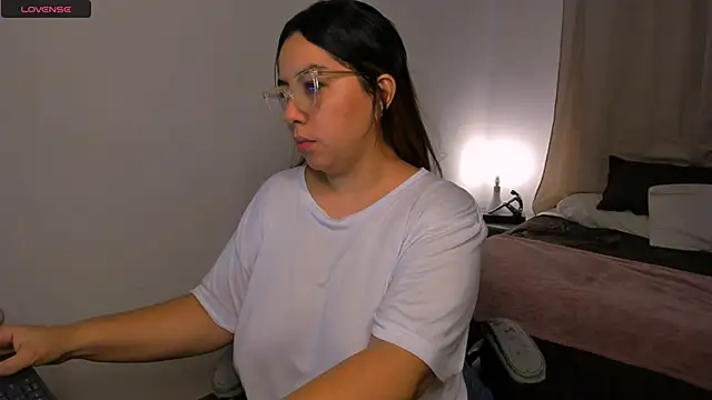 brithany olson25 online show from October 14, 12:50 pm