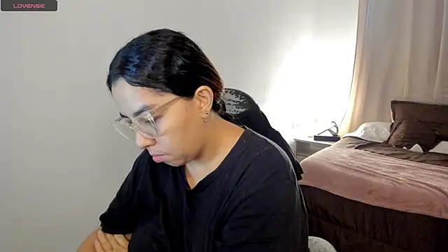 brithany olson25 online show from December 3, 11:52 am