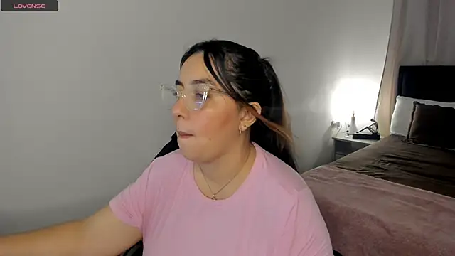 brithany olson25 online show from December 13, 8:36 pm