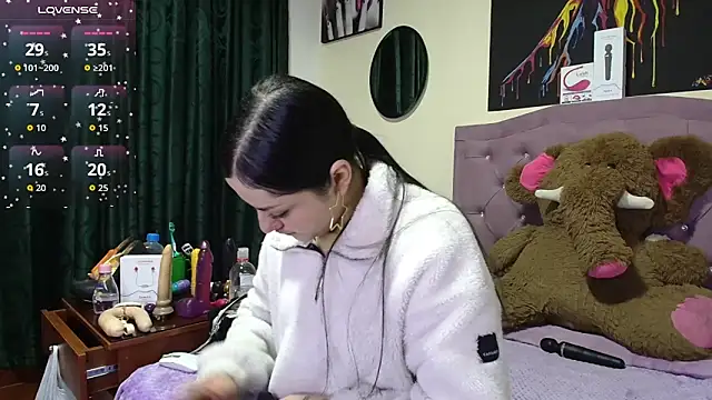 Emmie Hot online show from February 5, 11:59 am