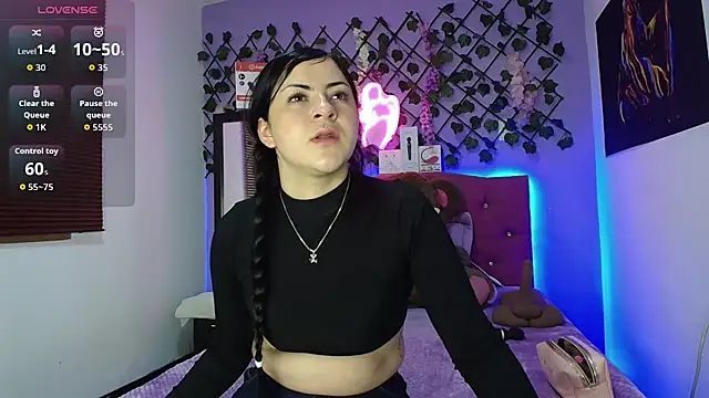 Snapshot of Emmie_Hot chatting on July 23, 11:52 am Emmie Hot online show from July 23, 11:52 am
