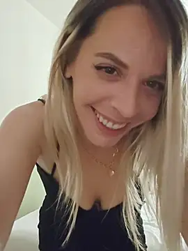 Snapshot of SweetyNinaOff1 chatting on April 15, 10:10 pm SweetyNinaOff1 online show from April 15, 10:10 pm