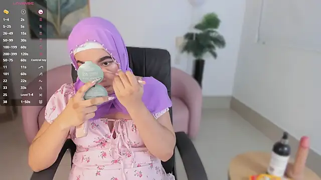 Ayha khalaf online show from October 6, 1:03 am