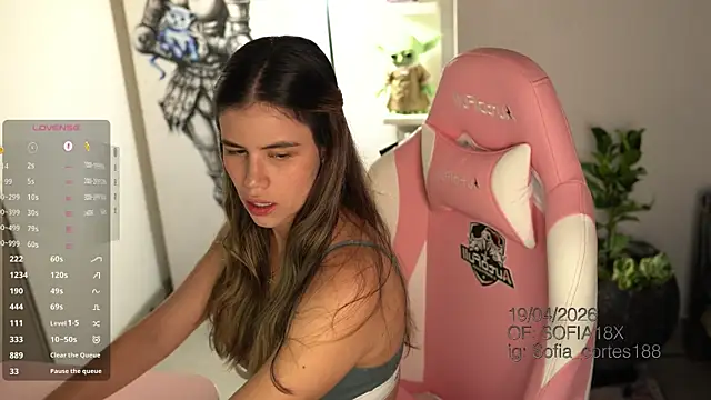 Snapshot of tatiana__cortes18 chatting on April 19, 7:27 pm tatiana cortes18 online show from April 19, 7:27 pm