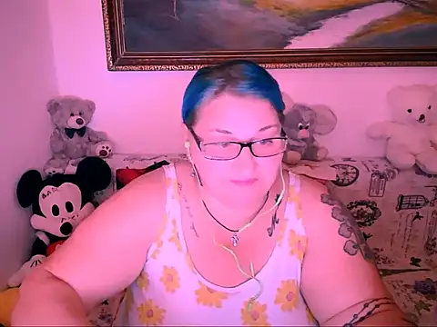 mayamayx online show from September 18, 7:05 pm