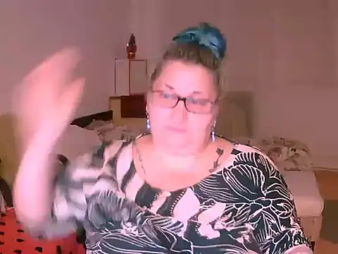 Snapshot of mayamayx chatting on December 13, 7:53 pm mayamayx online show from December 13, 7:53 pm