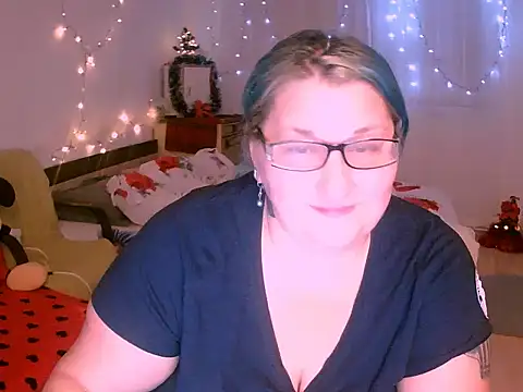 Snapshot of mayamayx chatting on December 17, 7:53 pm mayamayx online show from December 17, 7:53 pm