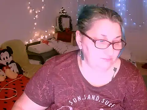 Snapshot of mayamayx chatting on December 18, 6:47 pm mayamayx online show from December 18, 6:47 pm