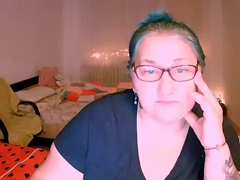 Snapshot of mayamayx chatting on January 6, 7:17 pm mayamayx online show from January 6, 7:17 pm