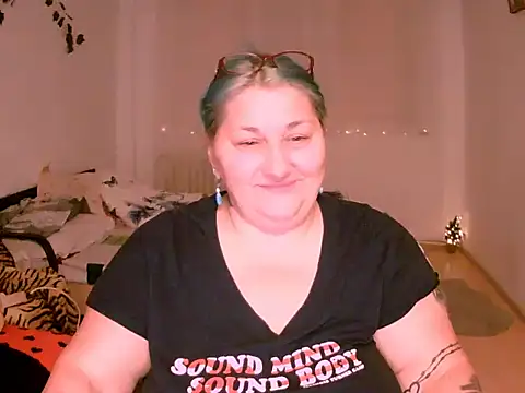 Snapshot of mayamayx chatting on January 15, 7:39 pm mayamayx online show from January 15, 7:39 pm