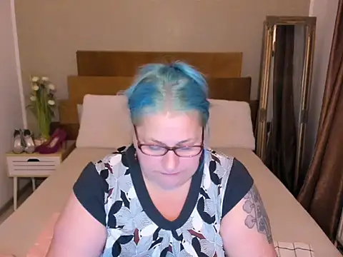 Snapshot of mayamayx chatting on July 16, 8:15 pm mayamayx online show from July 16, 8:15 pm
