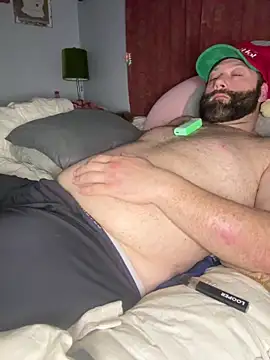 Snapshot of Dadbod4you chatting on December 21, 9:05 am Dadbod4you online show from December 21, 9:05 am