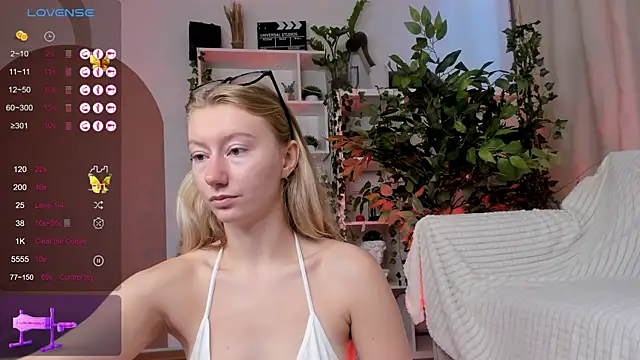 Snapshot of Rachel_Rut chatting on September 24, 4:38 am Rachel Rut online show from September 24, 4:38 am