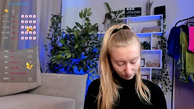 Snapshot of Rachel_Rut chatting on September 30, 4:17 am Rachel Rut online show from September 30, 4:17 am