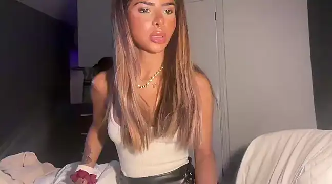 Snapshot of AngelFaye chatting on February 26, 1:53 am AngelFaye online show from February 26, 1:53 am