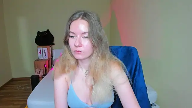 EmilyPaw online show from February 11, 9:09 am