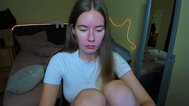 EmilyPaw online show from November 20, 4:07 pm