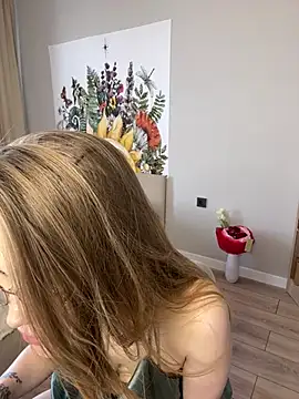 Snapshot of DianaShermy chatting on March 11, 10:29 am DianaShermy online show from March 11, 10:29 am