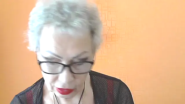 Snapshot of NessyJenixs chatting on October 29, 6:59 am NessyJenixs online show from October 29, 6:59 am