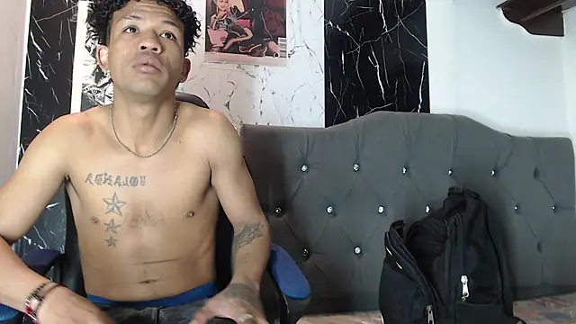 Snapshot of carlos_alber12 chatting on October 8, 12:14 pm carlos alber12 online show from October 8, 12:14 pm