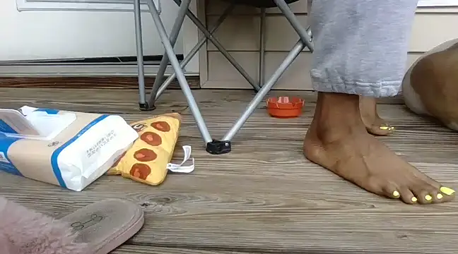 Snapshot of theprettysoles chatting on March 13, 6:23 pm theprettysoles online show from March 13, 6:23 pm