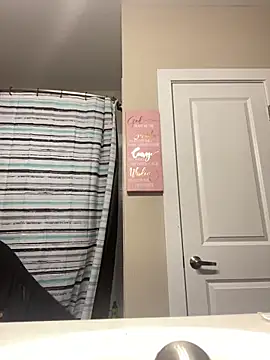 Snapshot of theprettysoles chatting on December 18, 2:34 pm theprettysoles online show from December 18, 2:34 pm