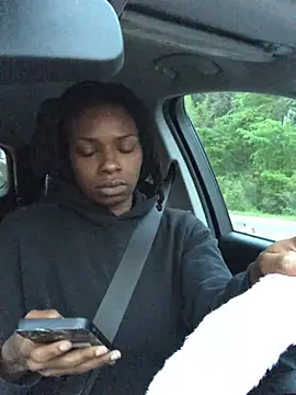 theprettysoles online show from April 6, 11:49 pm