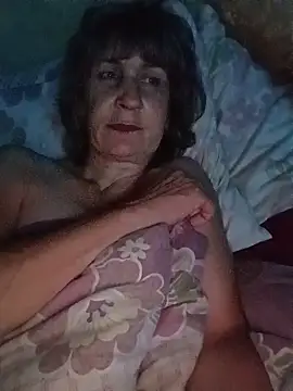 Snapshot of Laura_Kiss chatting on June 13, 9:13 pm Laura Kiss online show from June 13, 9:13 pm