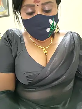 Queenflowerr online show from November 6, 4:52 pm