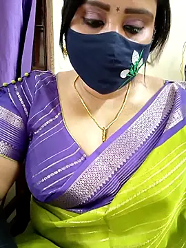 Queenflowerr online show from March 14, 7:08 pm