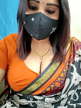 Queenflowerr online show from May 12, 6:38 pm