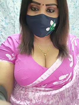 Queenflowerr online show from June 9, 8:09 pm