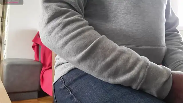 Snapshot of IndienTiger chatting on November 14, 11:42 am IndienTiger online show from November 14, 11:42 am