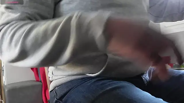 Snapshot of IndienTiger chatting on November 24, 8:25 am IndienTiger online show from November 24, 8:25 am