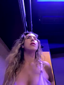 Snapshot of veronikawithDDDs chatting on November 19, 9:26 pm veronikawithDDDs online show from November 19, 9:26 pm