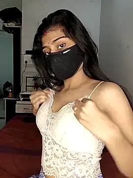 Snapshot of Love-N chatting on November 16, 5:29 pm Love-N online show from November 16, 5:29 pm