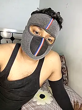 Snapshot of Love-N chatting on November 21, 12:32 am Love-N online show from November 21, 12:32 am