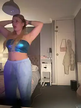 blissdimicco online show from December 15, 4:11 pm