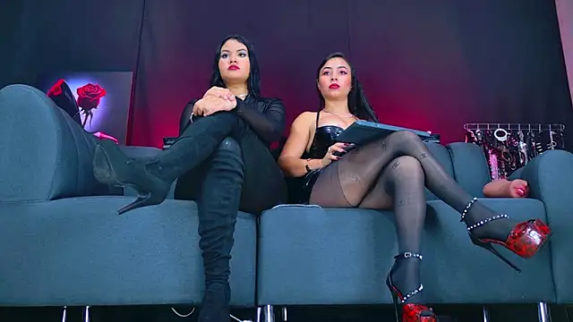 Snapshot of KaramStone chatting on November 3, 3:24 pm KaramStone online show from November 3, 3:24 pm