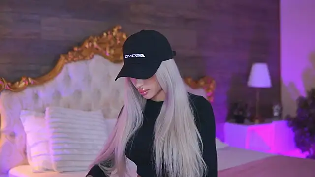 Snapshot of Juicy_Jessye chatting on October 3, 7:44 pm Juicy Jessye online show from October 3, 7:44 pm