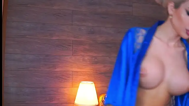 Snapshot of Juicy_Jessye chatting on October 31, 8:43 pm Juicy Jessye online show from October 31, 8:43 pm