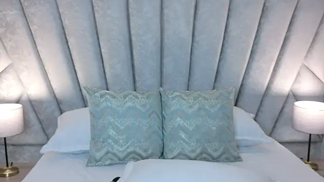 Snapshot of Layla_Breezee chatting on July 25, 11:30 am Layla Breezee online show from July 25, 11:30 am
