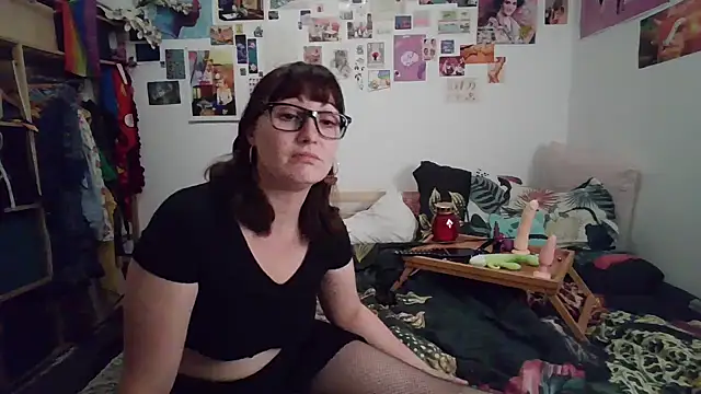 Snapshot of AdorahB3ll3 chatting on March 3, 8:11 pm AdorahB3ll3 online show from March 3, 8:11 pm