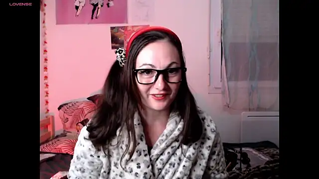 Snapshot of AdorahB3ll3 chatting on April 7, 7:03 pm AdorahB3ll3 online show from April 7, 7:03 pm