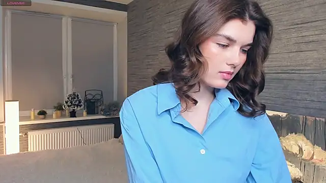 Snapshot of FloraDobb chatting on February 8, 7:05 pm FloraDobb online show from February 8, 7:05 pm