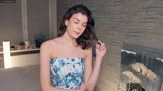 Snapshot of FloraDobb chatting on February 23, 7:28 pm FloraDobb online show from February 23, 7:28 pm