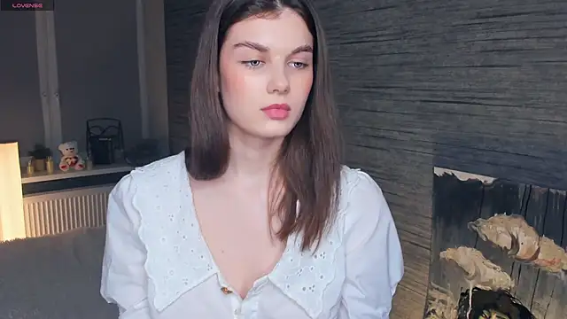 Snapshot of FloraDobb chatting on March 15, 3:07 am FloraDobb online show from March 15, 3:07 am